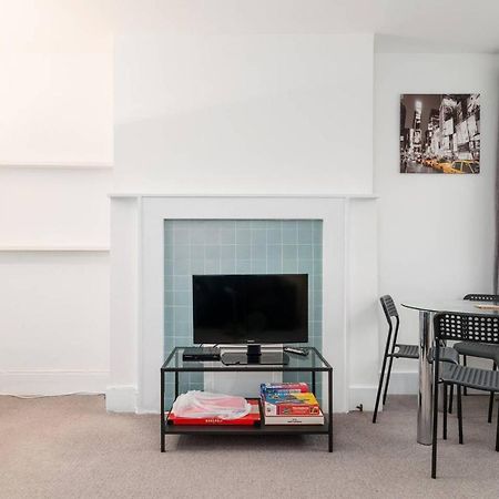 Guestready - Modern 2-Bed For 4 In Golders Green! Лондон Экстерьер фото